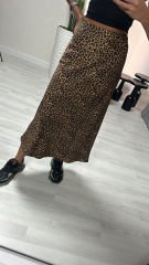 Leoparlı  desenli saten etek